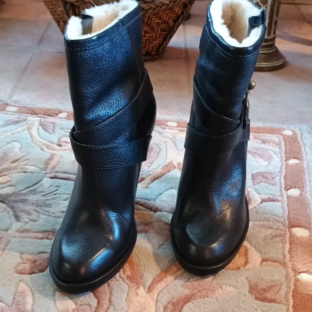 NWOT Black Leather Cynthia Vincent Ankle Boots with Dust Cover - Picture 8 of 15